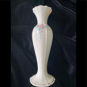 NEW in box Vintage Lenox “Petite Rose” Bud Vase